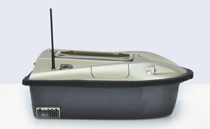 barco de pesca de controle remoto